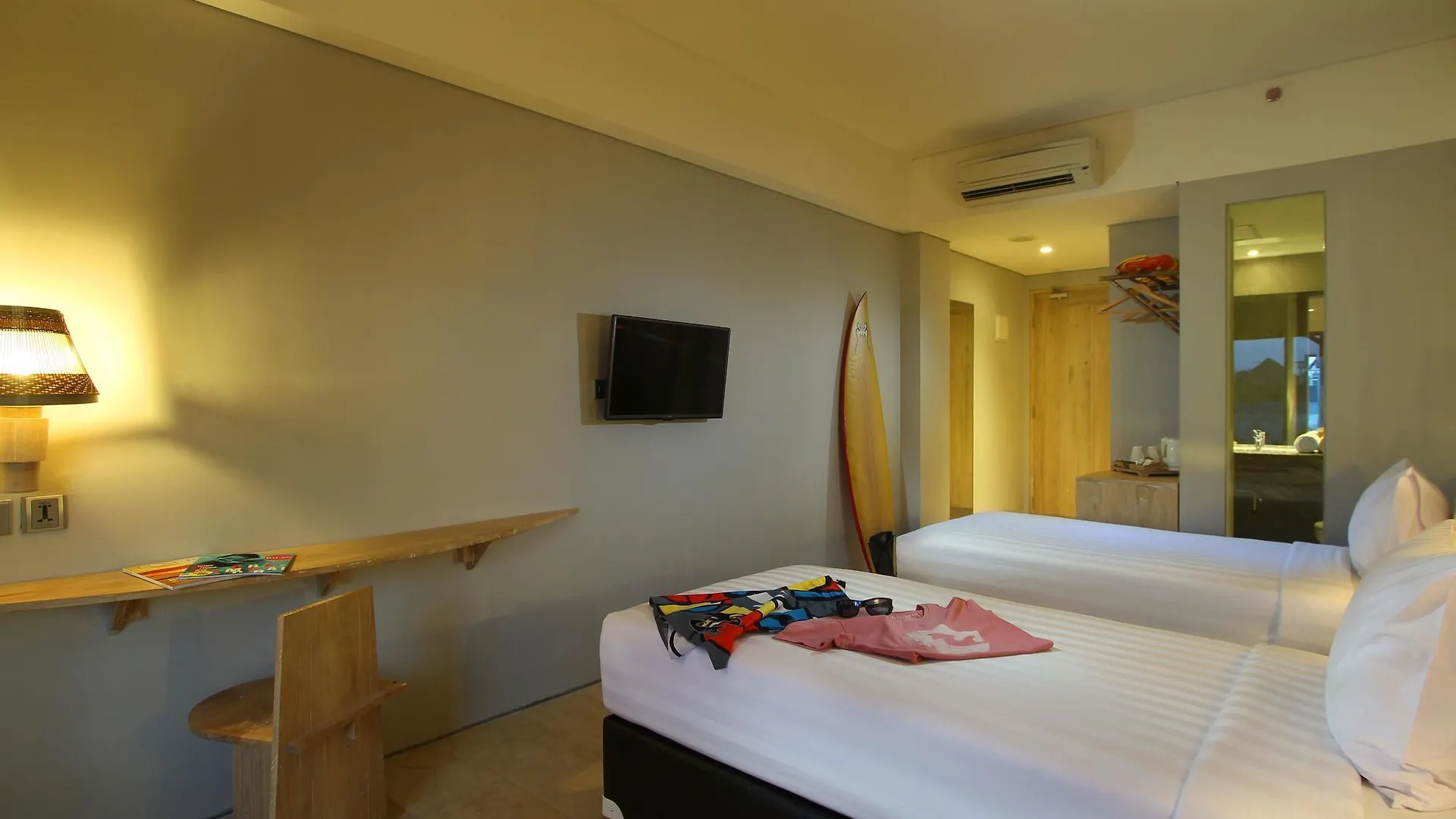 Koa D Surfer Hotel Чангу 3*,  Индонезия